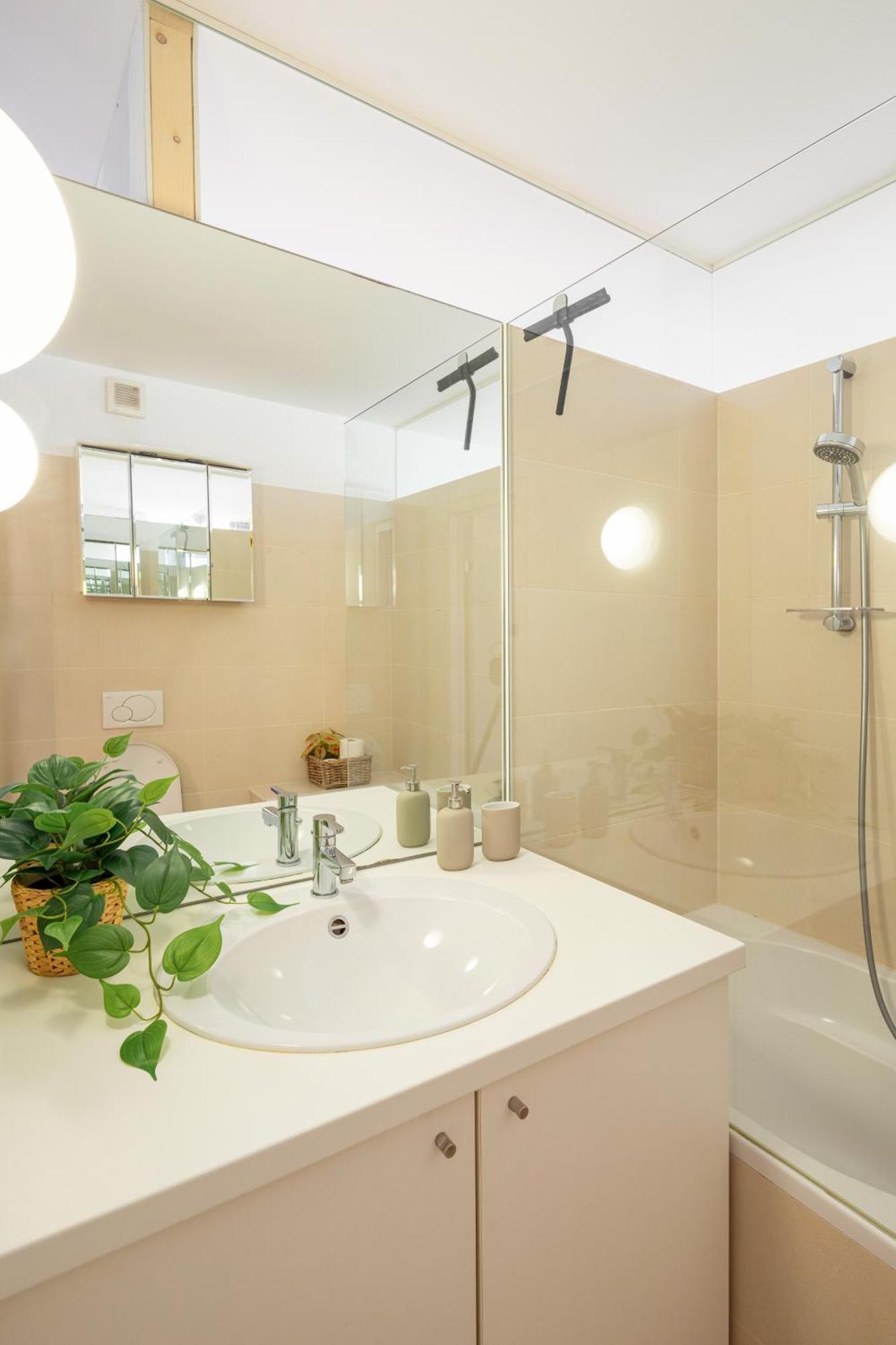 Gemuetliches, Ruhiges Apartment - 90M2 Mit Garten Und Terrasse Bécs Kültér fotó